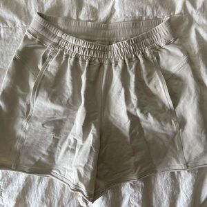 Lululemon LA side panel high rise short size 8